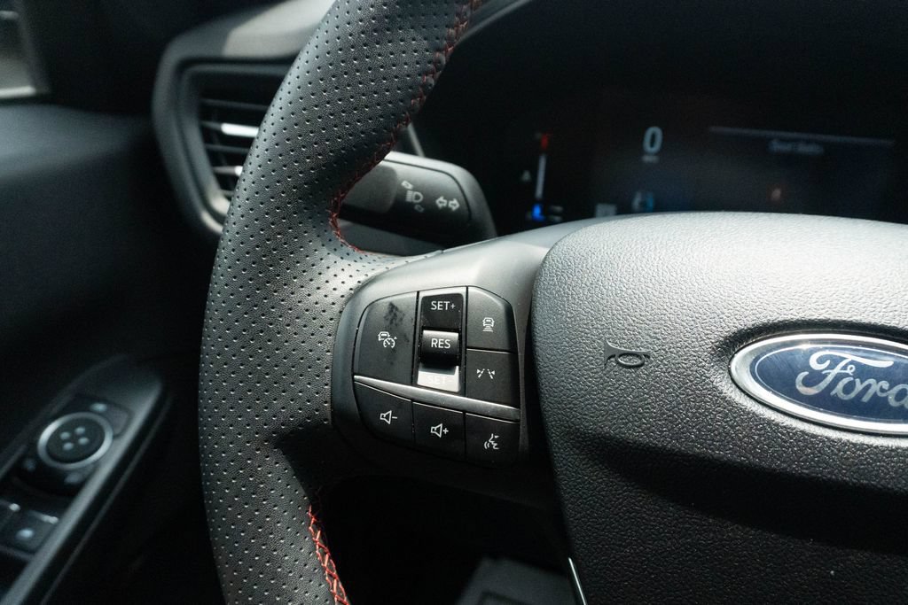 Used 2024 Ford Escape ST-Line w/ Tech Pack #1 FWD image 21