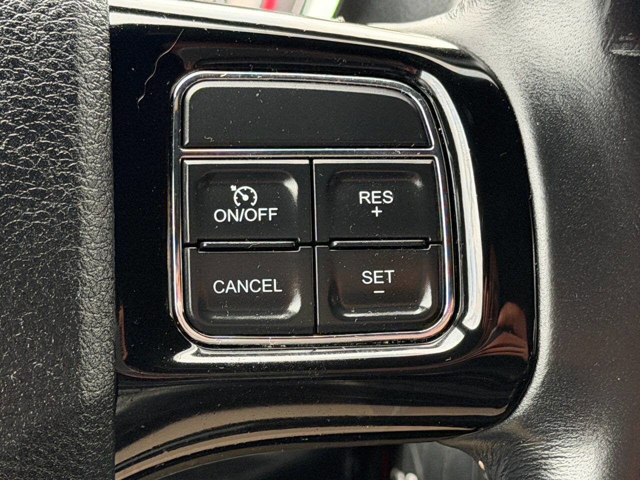 Used 2017 Dodge Grand Caravan SE image 30