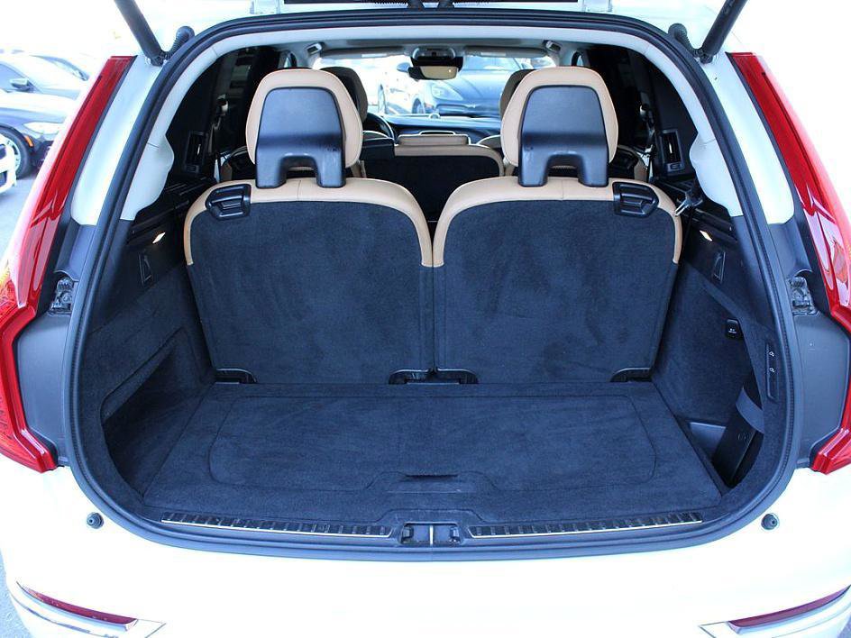 Used 2016 Volvo XC90 T6 image 8
