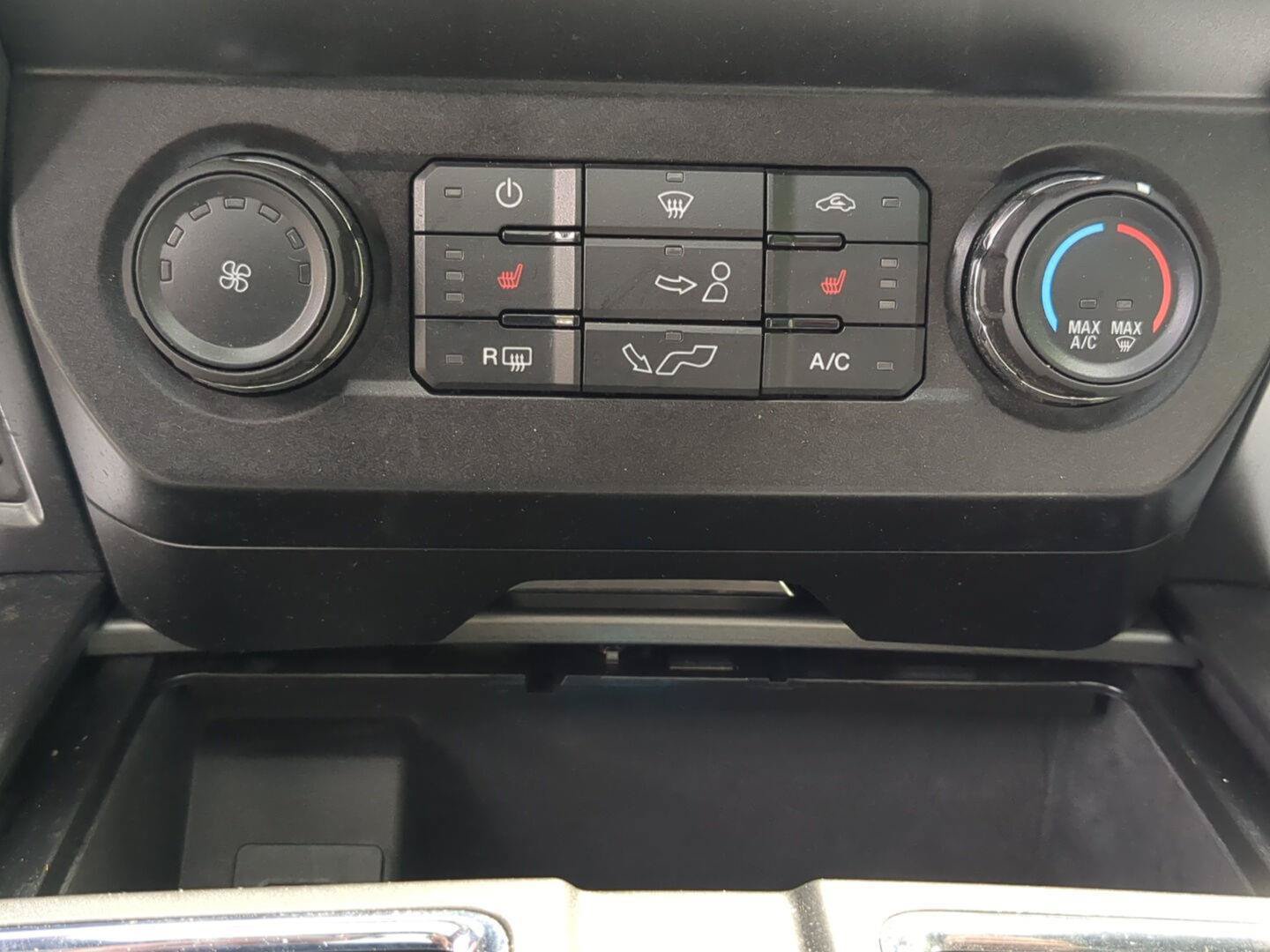 Used 2019 Ford F150 XLT w/ Equipment Group 302A Luxury AWD/4WD image 18