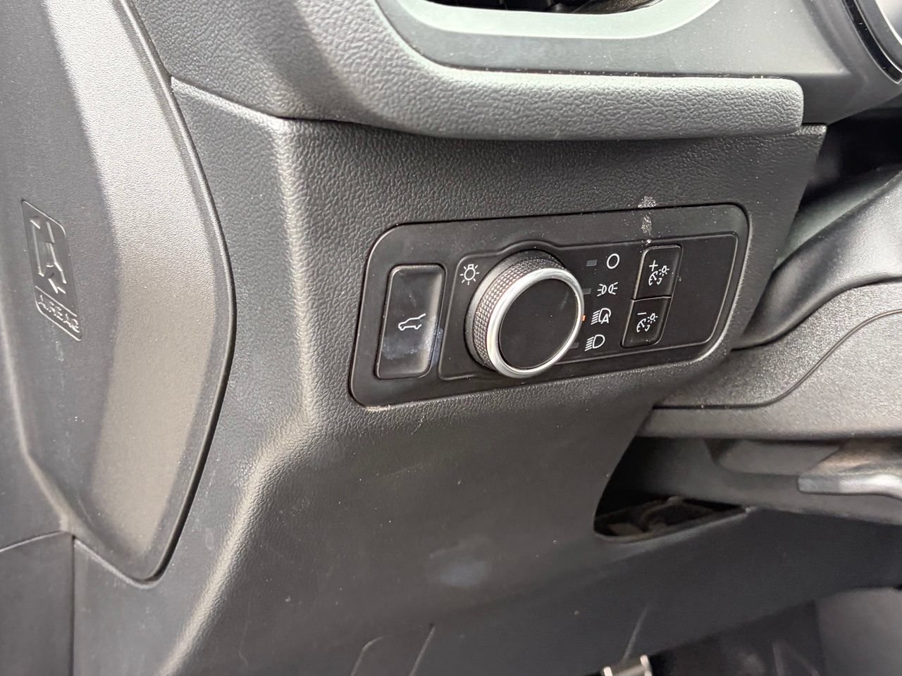 Used 2023 Ford Escape ST-Line FWD image 5