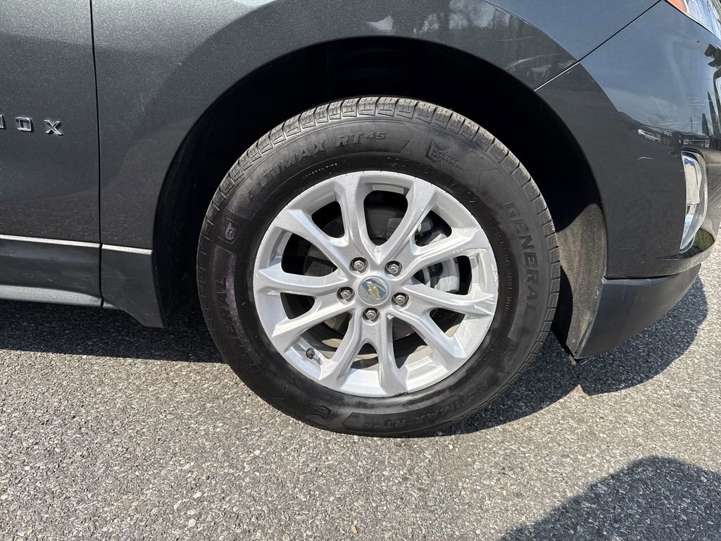 Used 2020 Chevrolet Equinox LS image 2