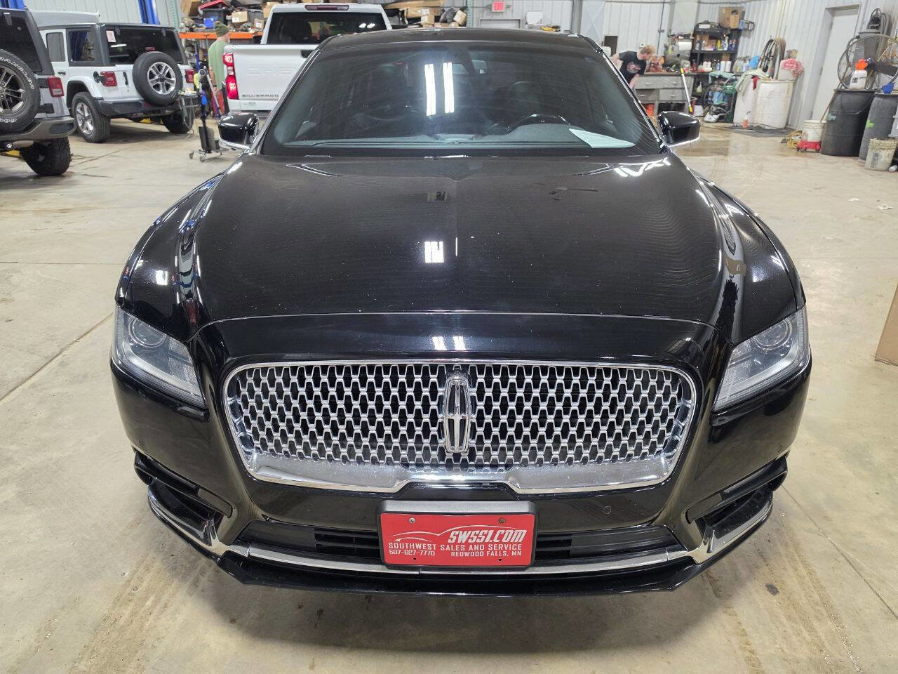 Used 2017 Lincoln Continental Reserve w/ Climate Package image 3