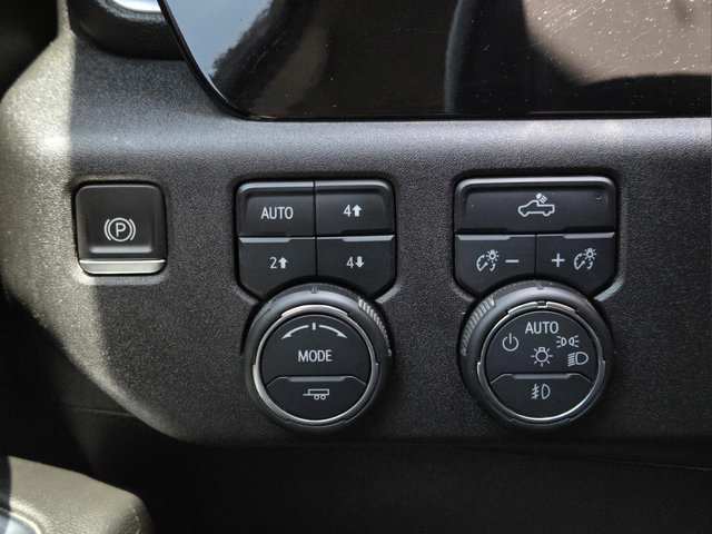 Used 2022 Chevrolet Silverado 1500 RST w/ Z71 Off-Road Package AWD/4WD image 16
