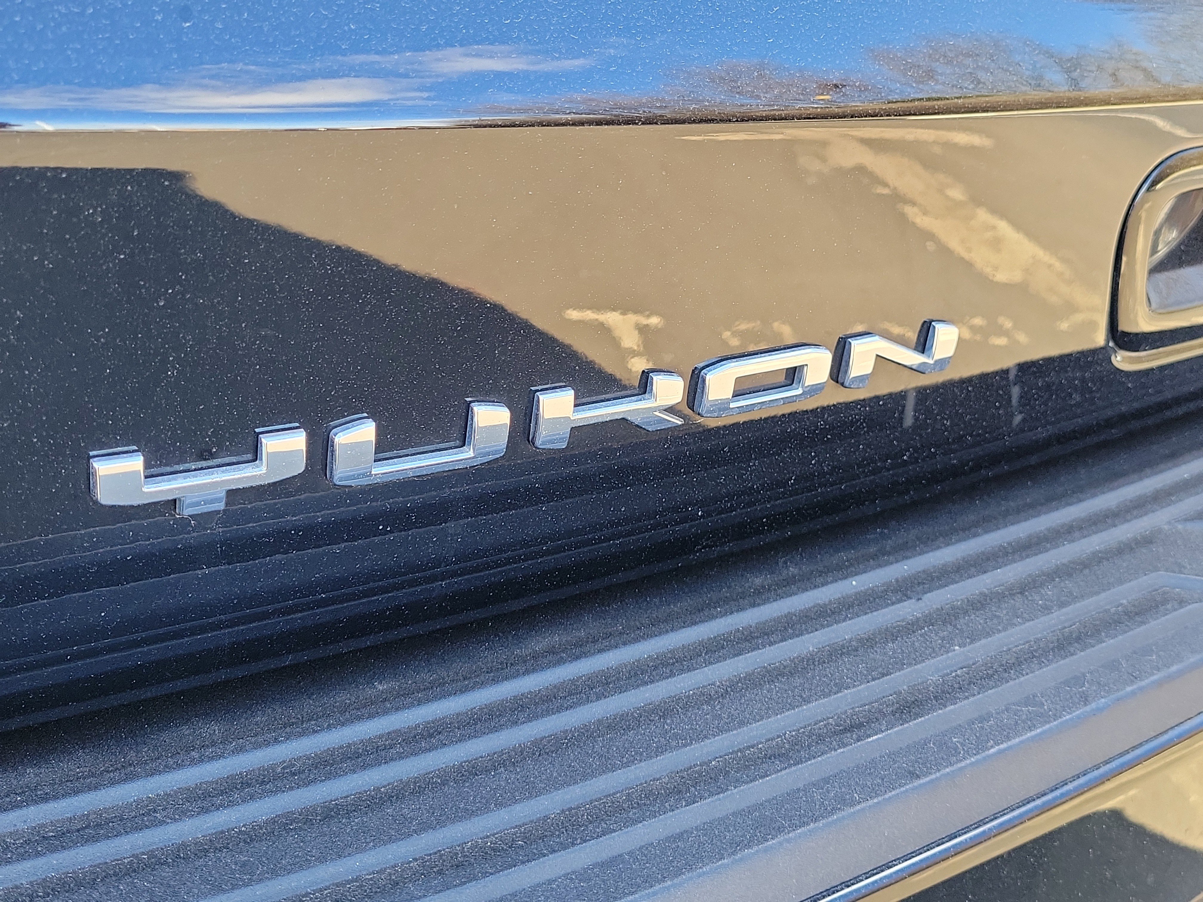 Used 2023 GMC Yukon Denali Ultimate image 7