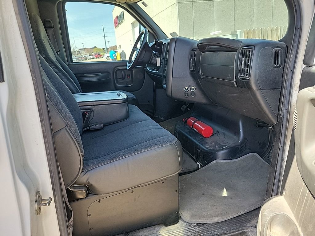 Used 2009 Chevrolet Kodiak C4500 2WD Regular Cab image 9