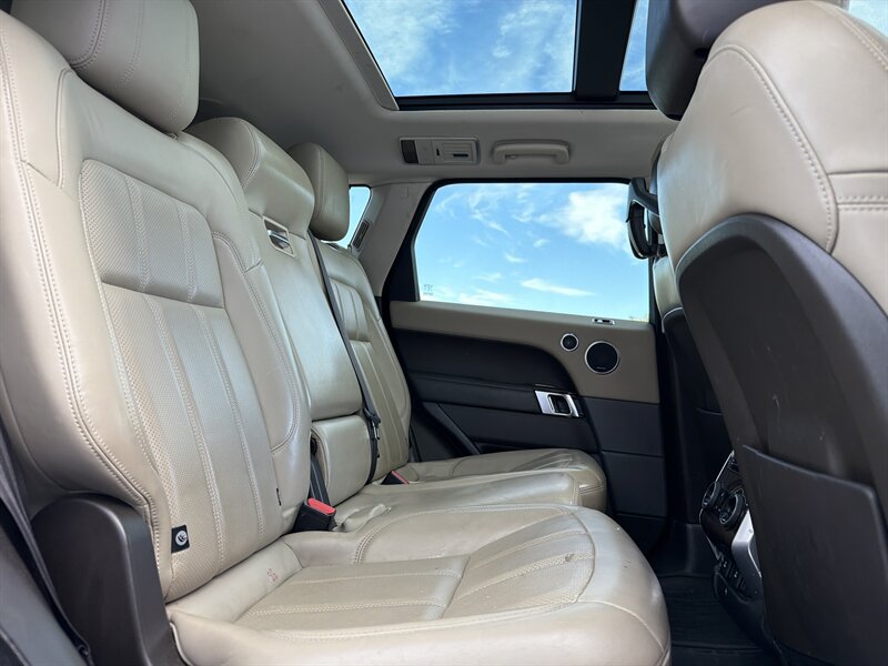 Used 2018 Land Rover Range Rover Sport HSE AWD/4WD image 16