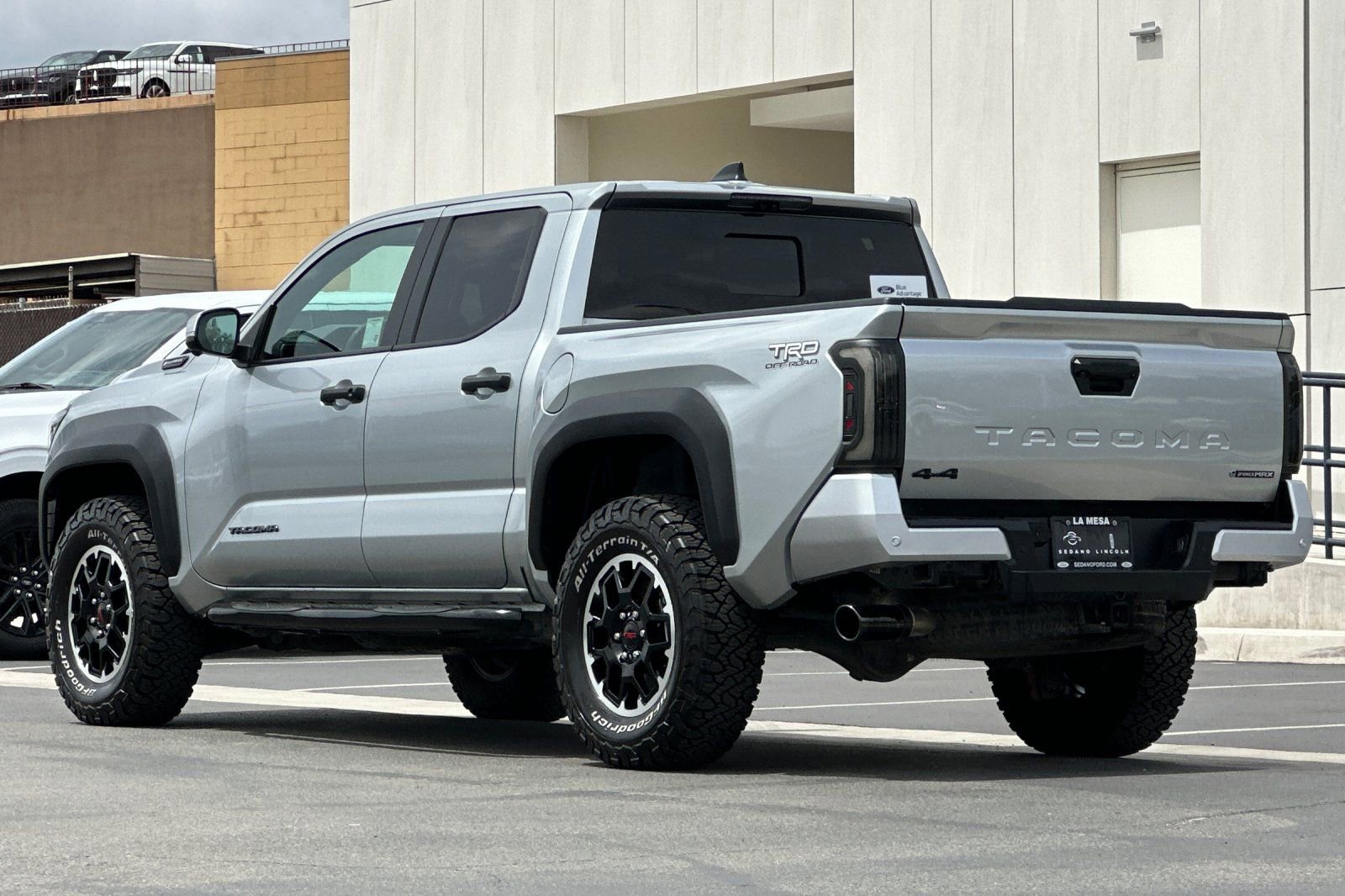 Used 2025 Toyota Tacoma TRD Off-Road w/ TRD Off Road Premium Package AWD/4WD image 5