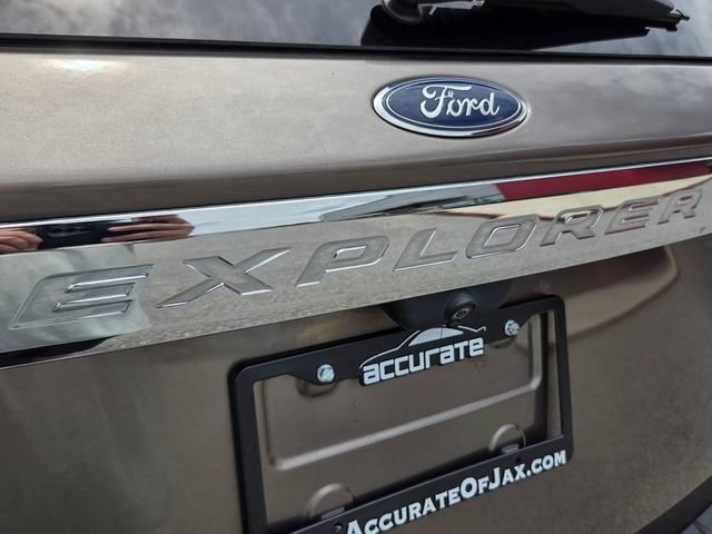 Used 2021 Ford Explorer XLT w/ Equipment Group 202A RWD image 15