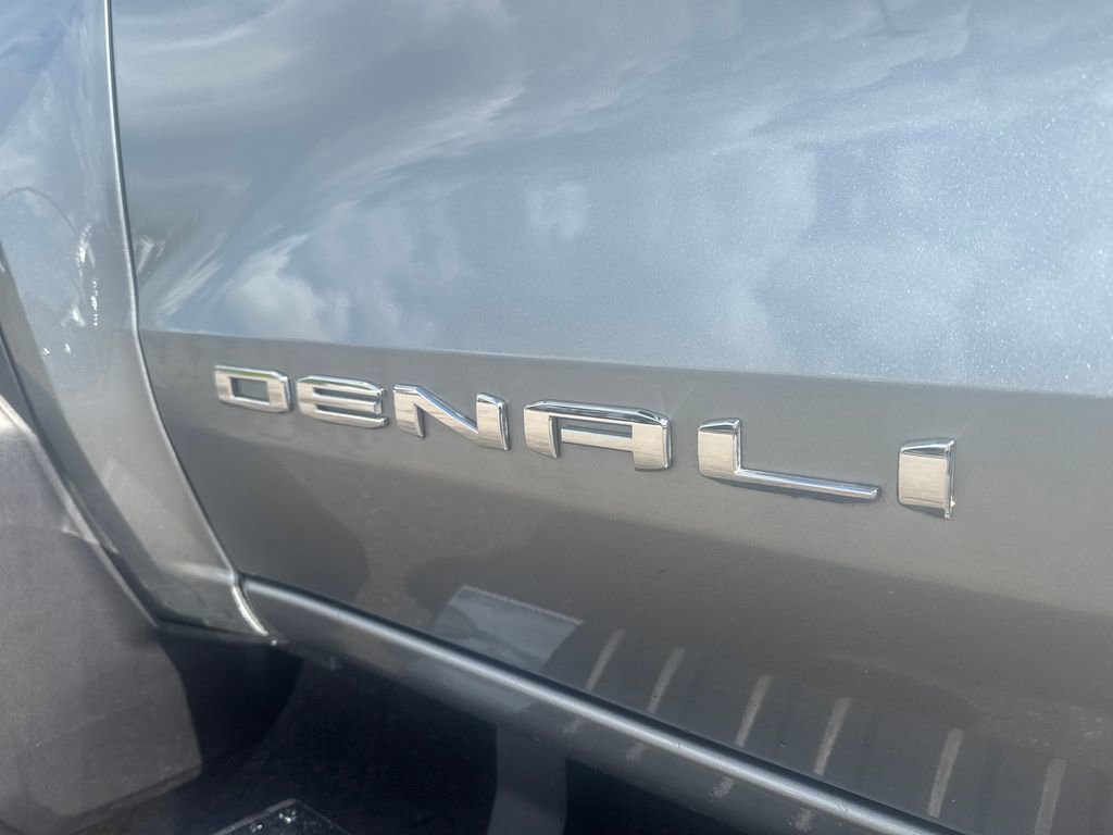 Used 2023 GMC Canyon Denali image 34