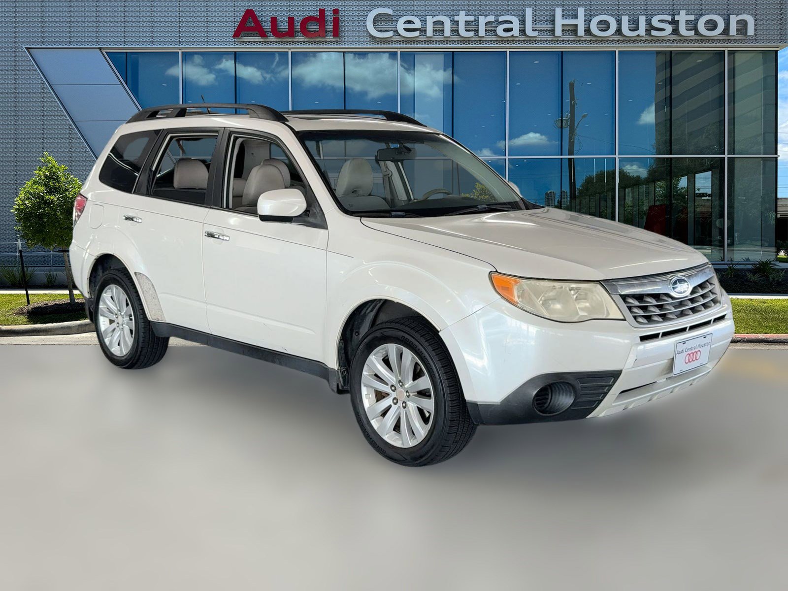 Used 2011 Subaru Forester 2.5X Premium image 6
