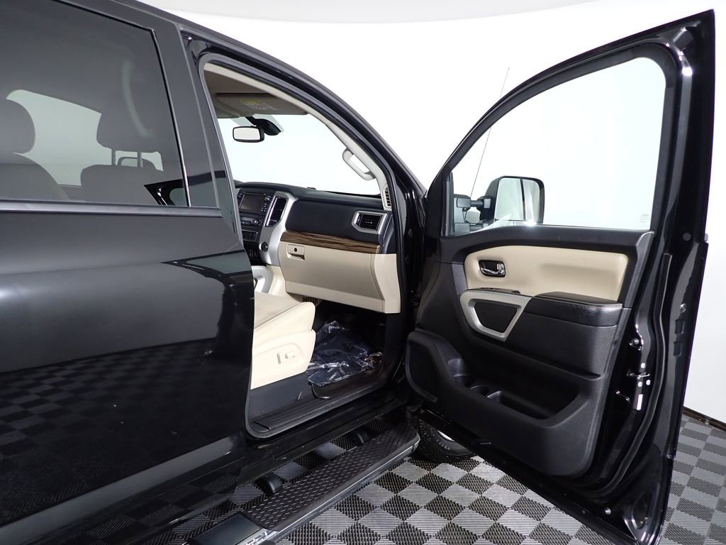 Used 2016 Nissan Titan SL image 47