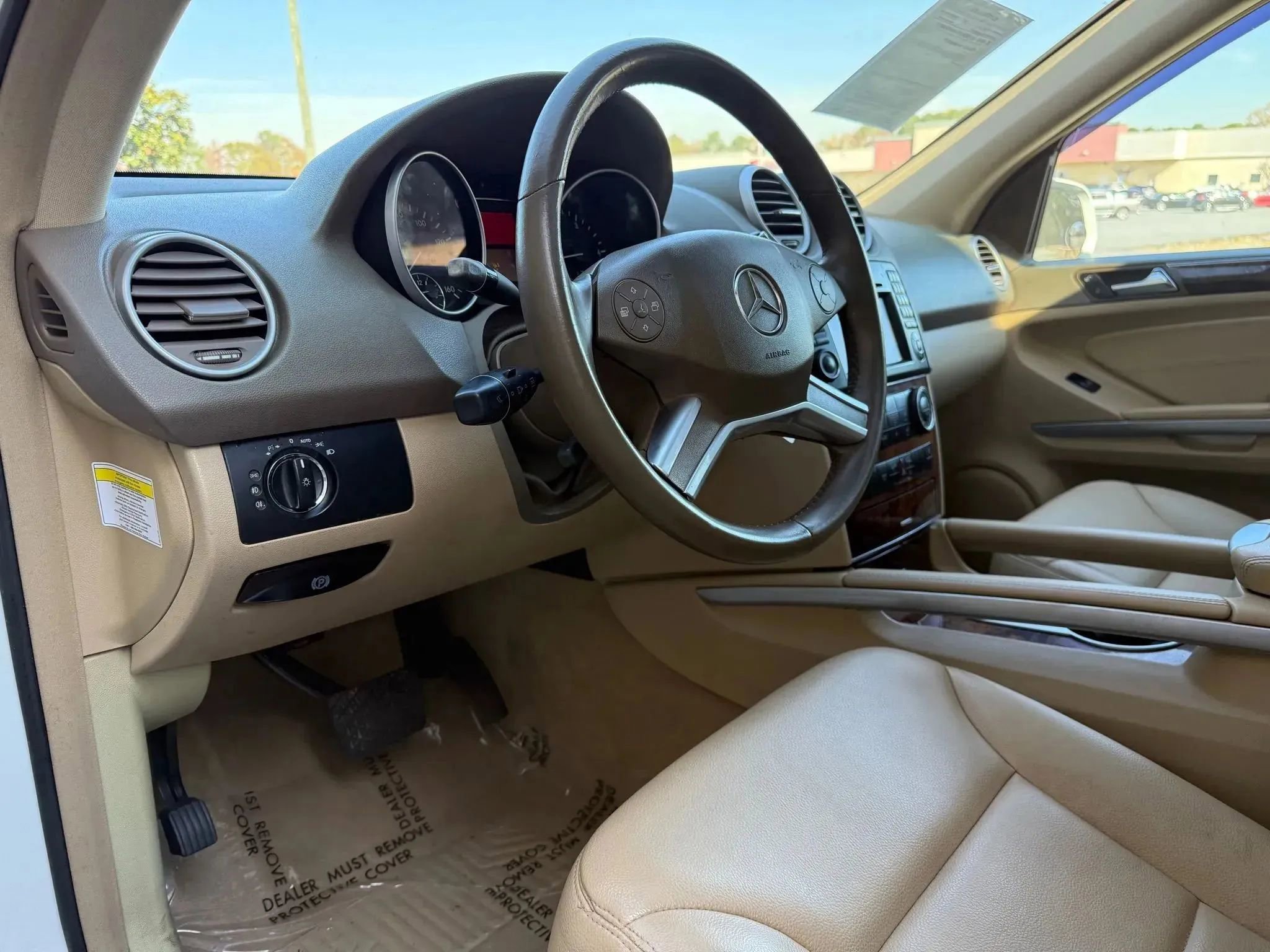 Used 2010 Mercedes-Benz ML 350 BlueTEC 4MATIC image 17