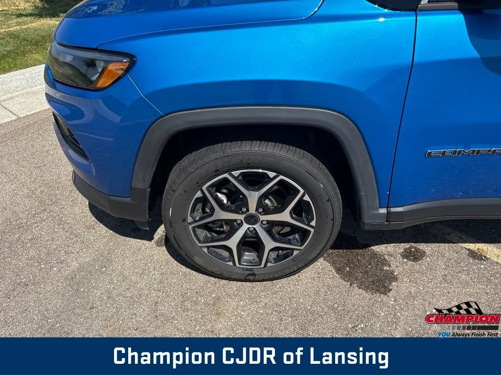 Used 2025 Jeep Compass Limited AWD/4WD image 28