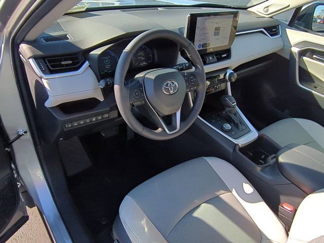 Used 2023 Toyota RAV4 Limited image 9