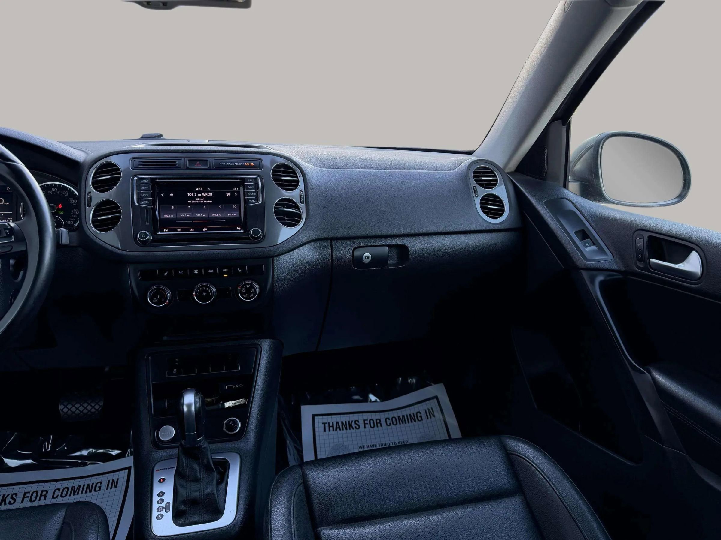 Used 2017 Volkswagen Tiguan S image 22