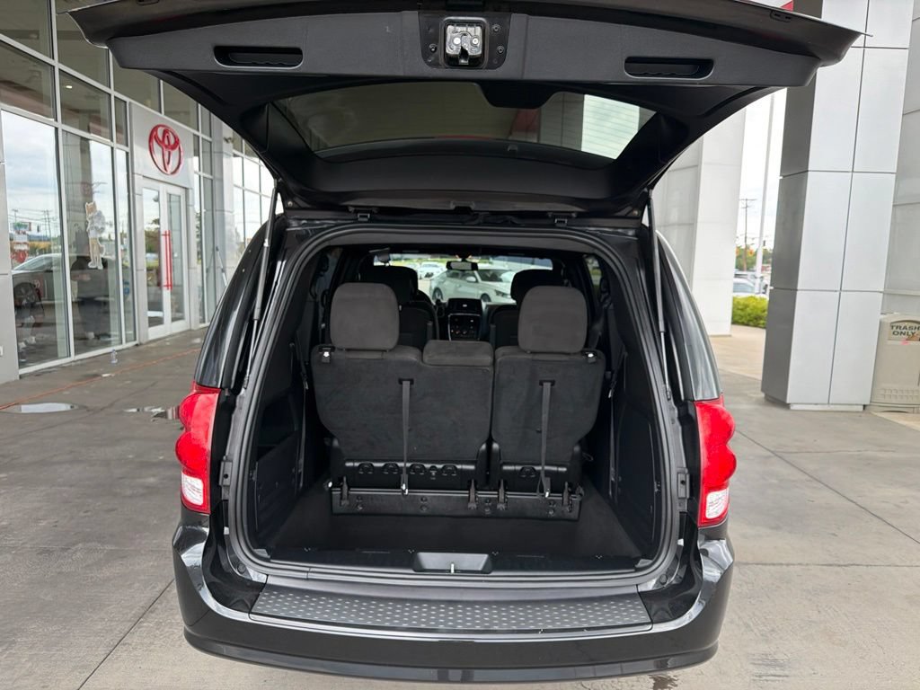 Used 2015 Dodge Grand Caravan SE FWD image 16