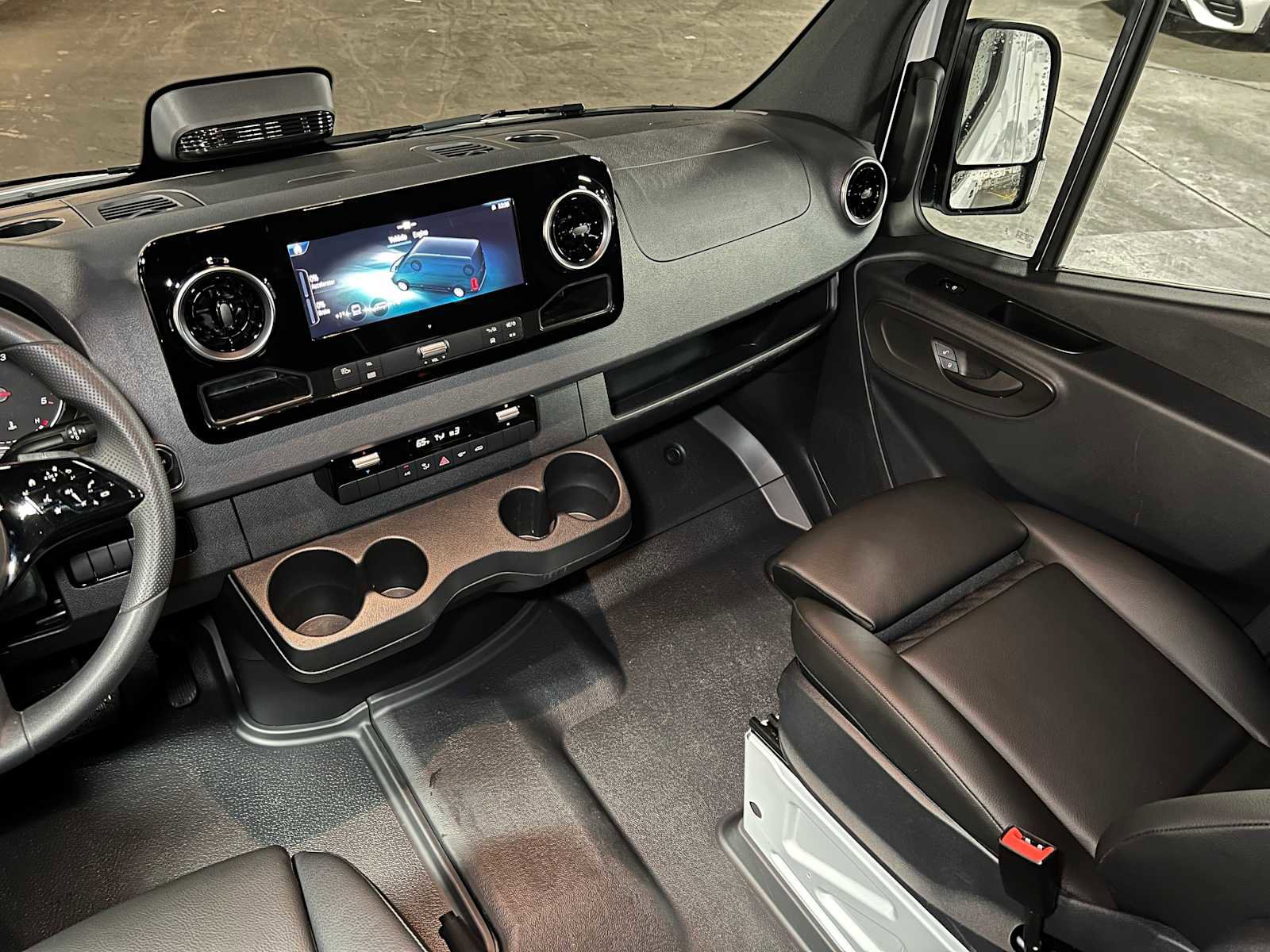 Used 2025 Mercedes-Benz Sprinter 2500 image 37