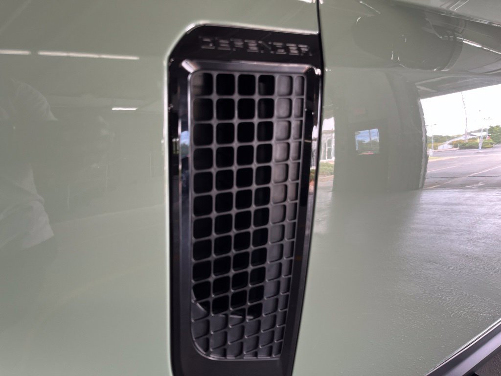 Used 2023 Land Rover Defender 110 75th Limited Edition AWD/4WD image 48