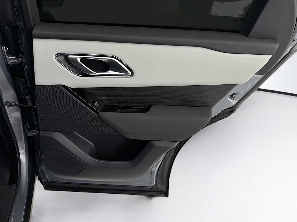Used 2025 Land Rover Range Rover Velar S AWD/4WD image 26