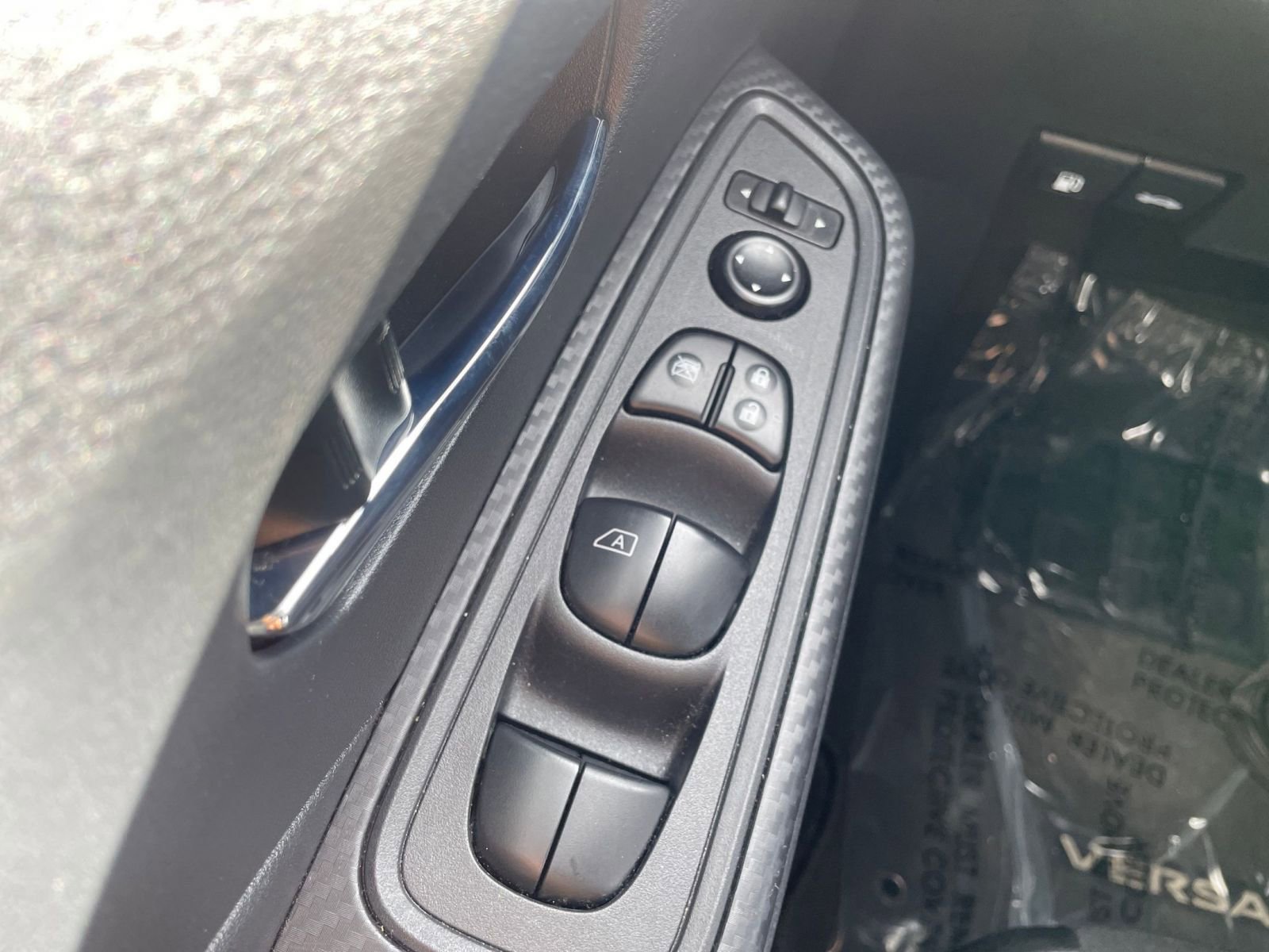 Used 2025 Nissan Versa SV image 18