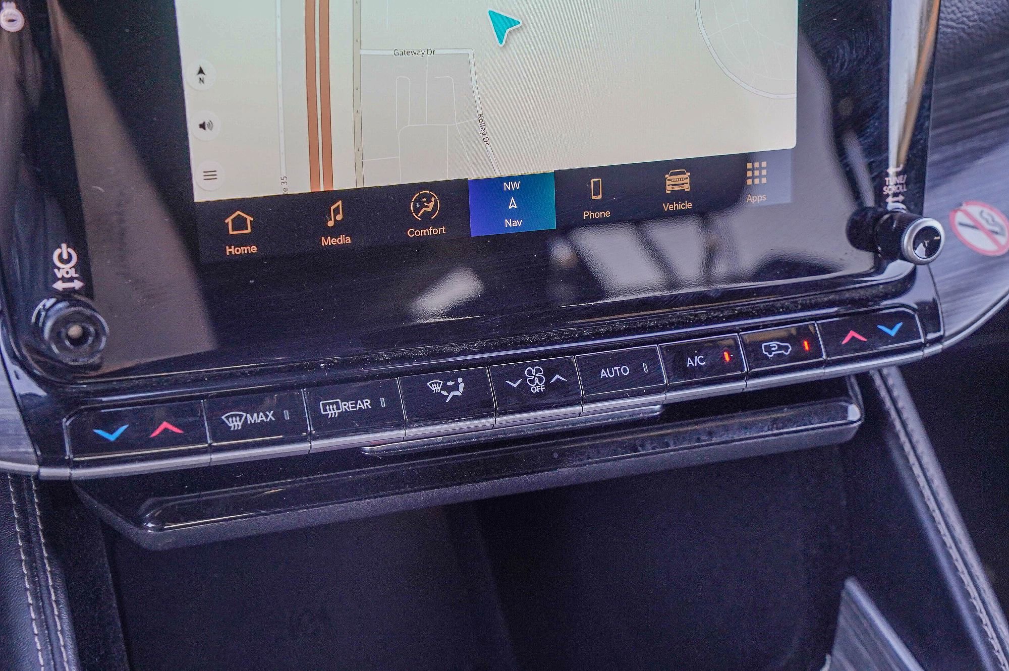 Used 2024 Jeep Wagoneer Series II w/ Flexible Seating Group image 18