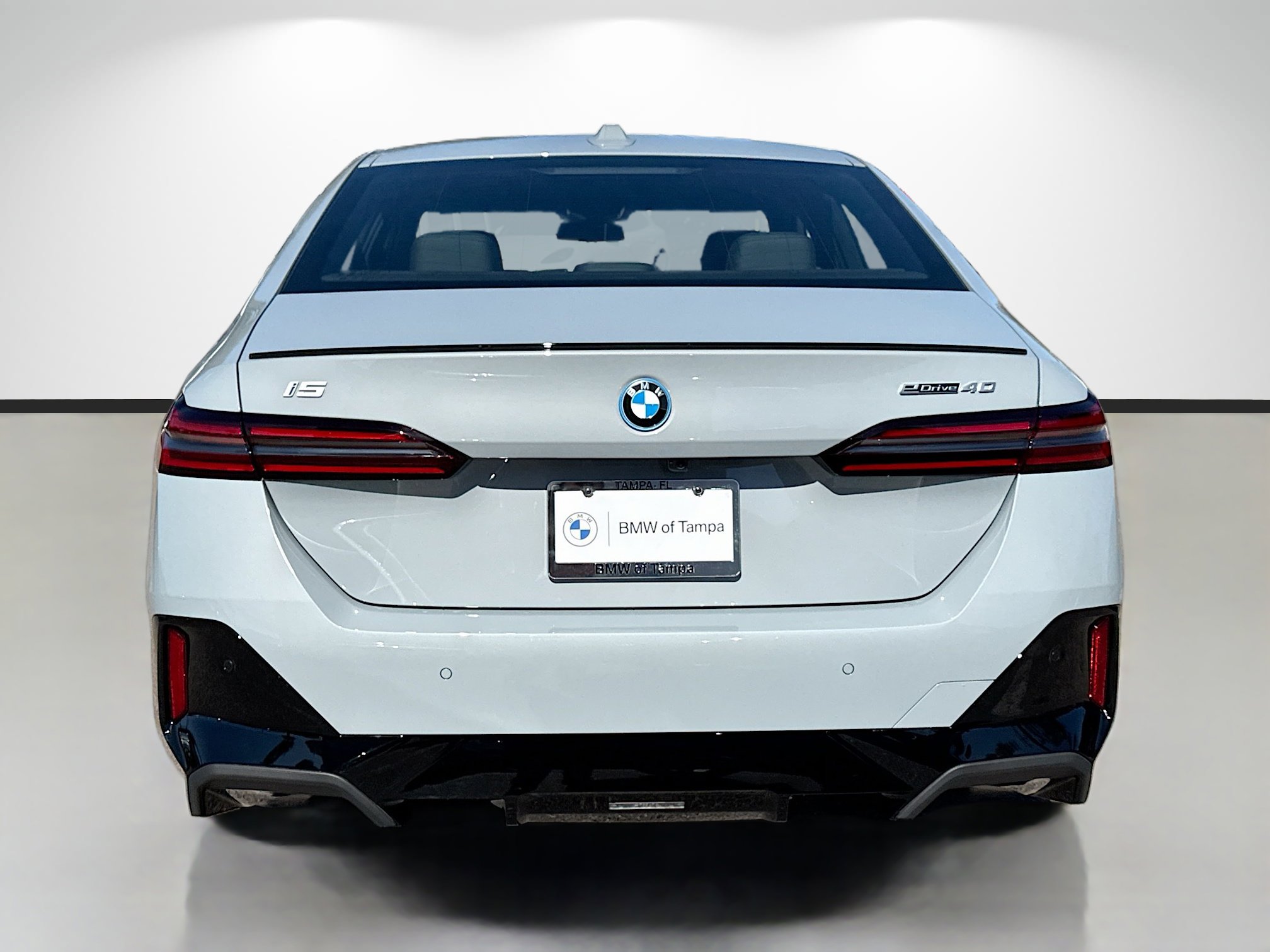 New 2026 BMW i5 eDrive40 image 4