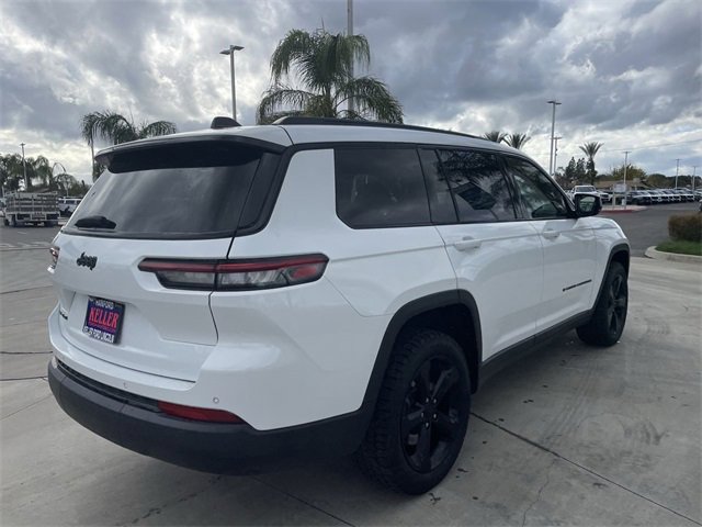 Used 2022 Jeep Grand Cherokee L Laredo image 8