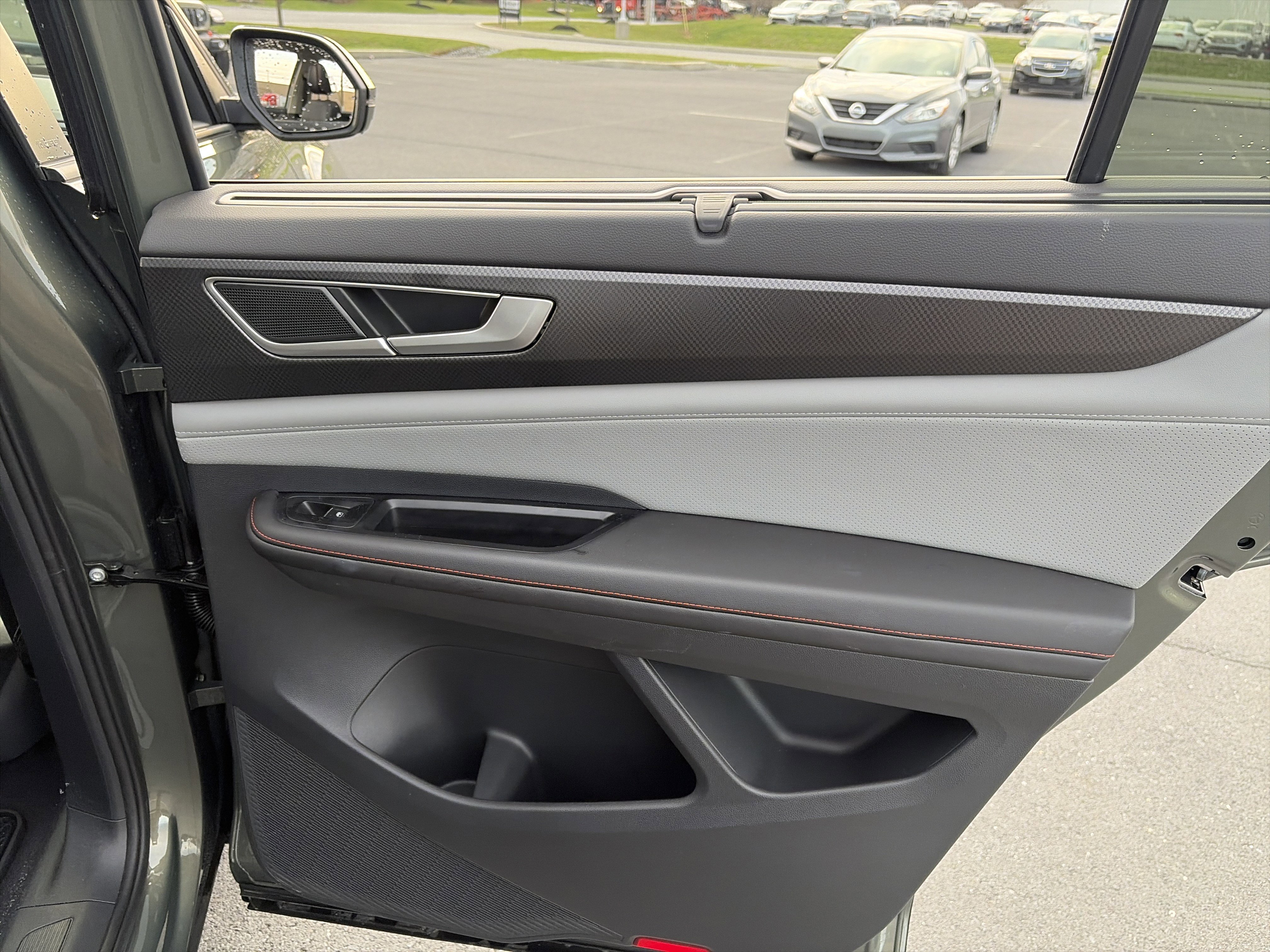 Used 2024 Volkswagen Atlas Peak Edition SE image 30