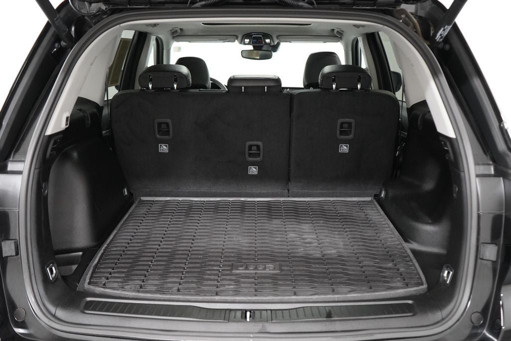 Used 2023 Jeep Grand Cherokee Limited AWD/4WD image 32