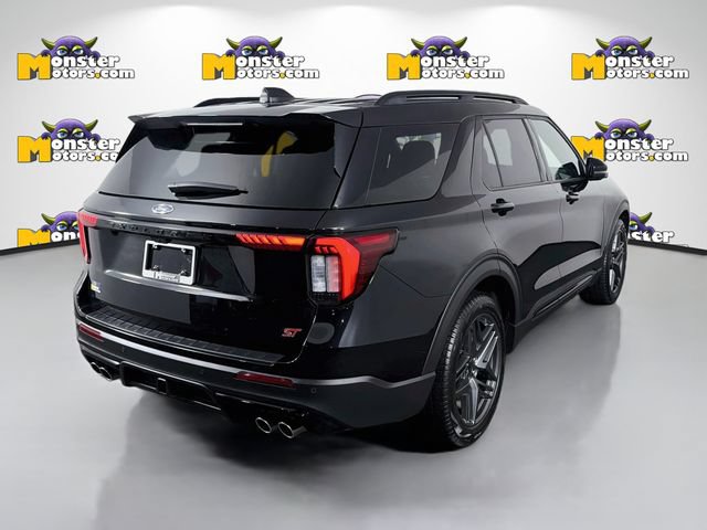 Used 2025 Ford Explorer ST AWD/4WD image 5