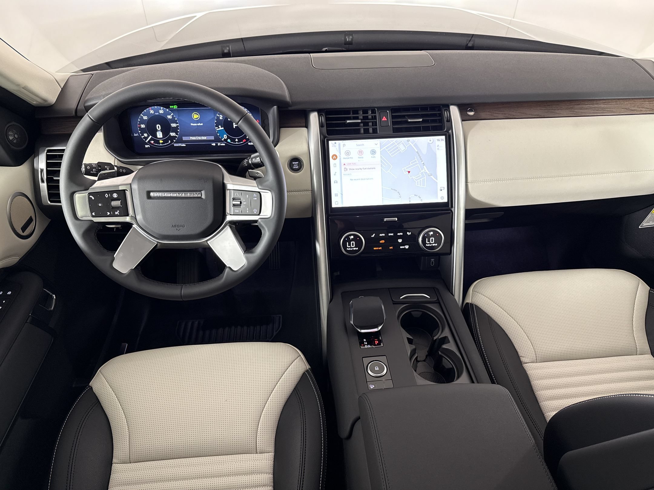 New 2026 Land Rover Discovery S AWD/4WD image 27