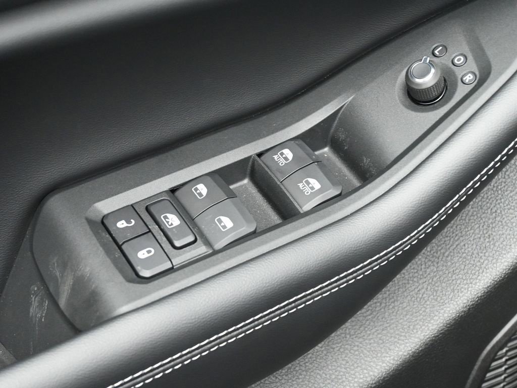 New 2025 Jeep Grand Cherokee L Altitude image 21