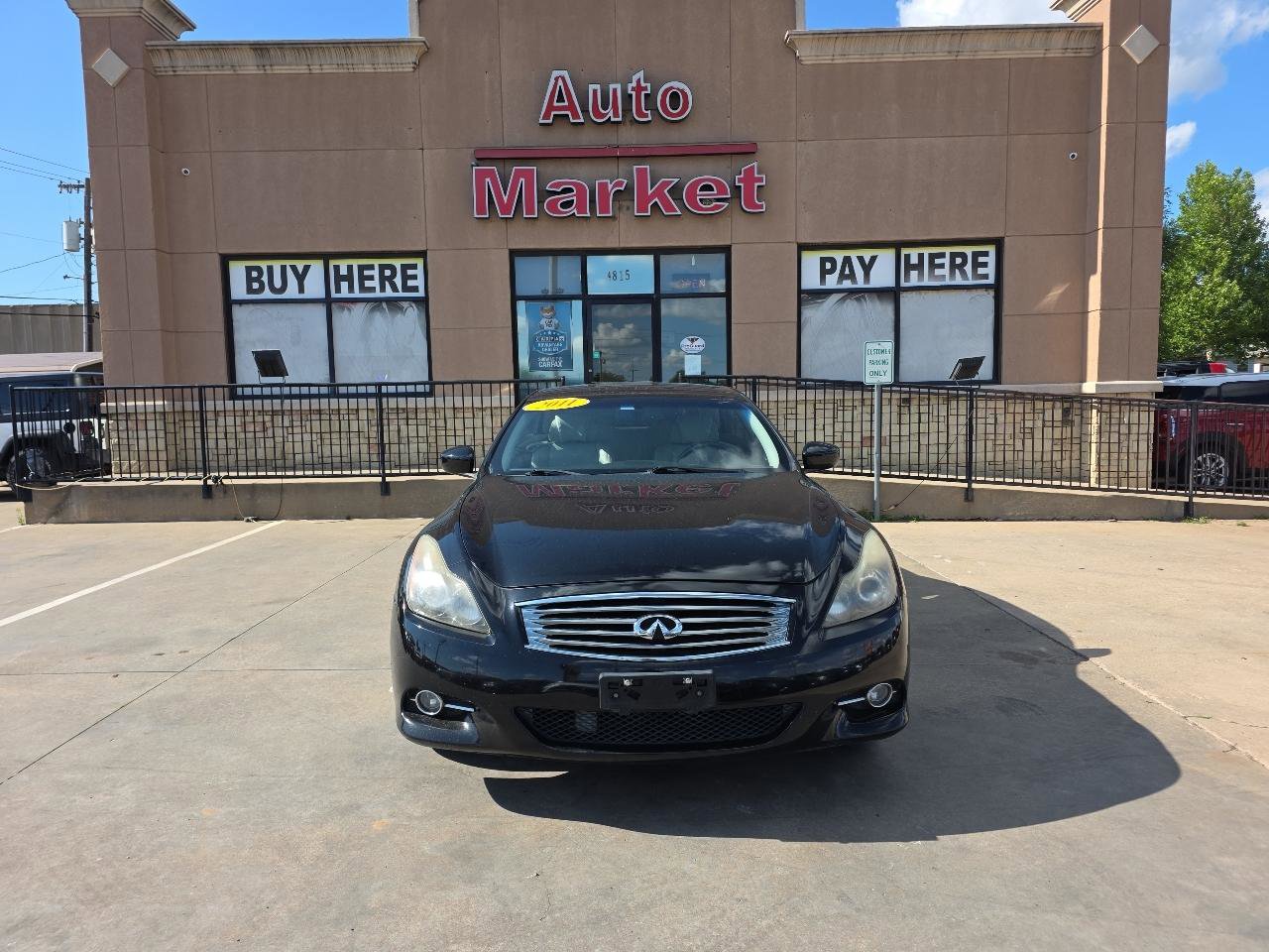 Used 2011 INFINITI G37 Convertible w/ Premium Pkg RWD image 2