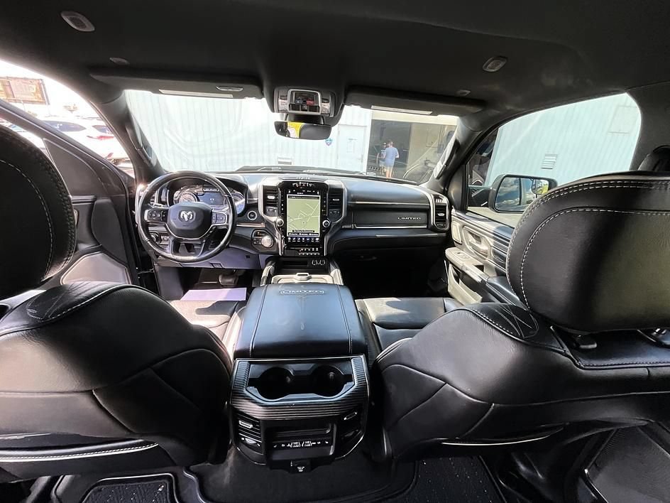 Used 2020 RAM 1500 Limited w/ Black Appearance Package AWD/4WD image 36