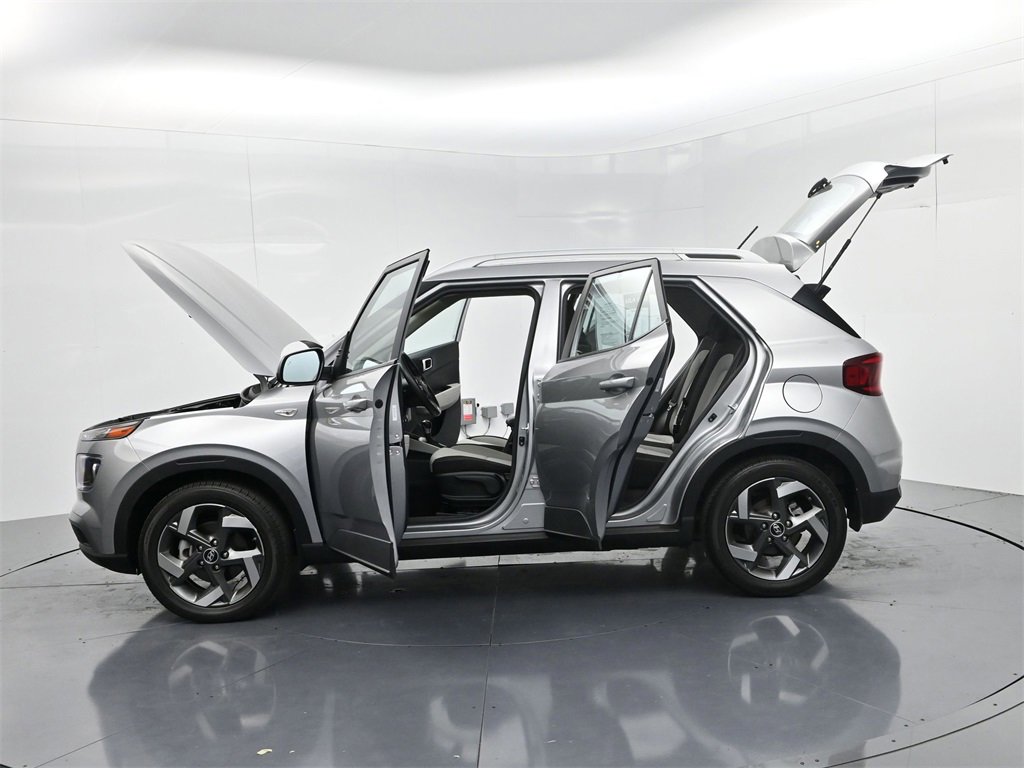 Used 2023 Hyundai Venue SEL image 52