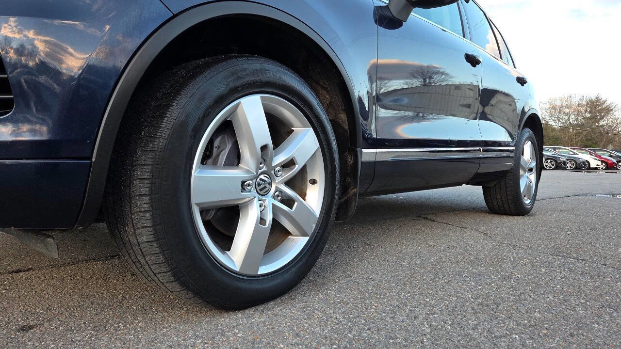 Used 2012 Volkswagen Touareg VR6 image 7