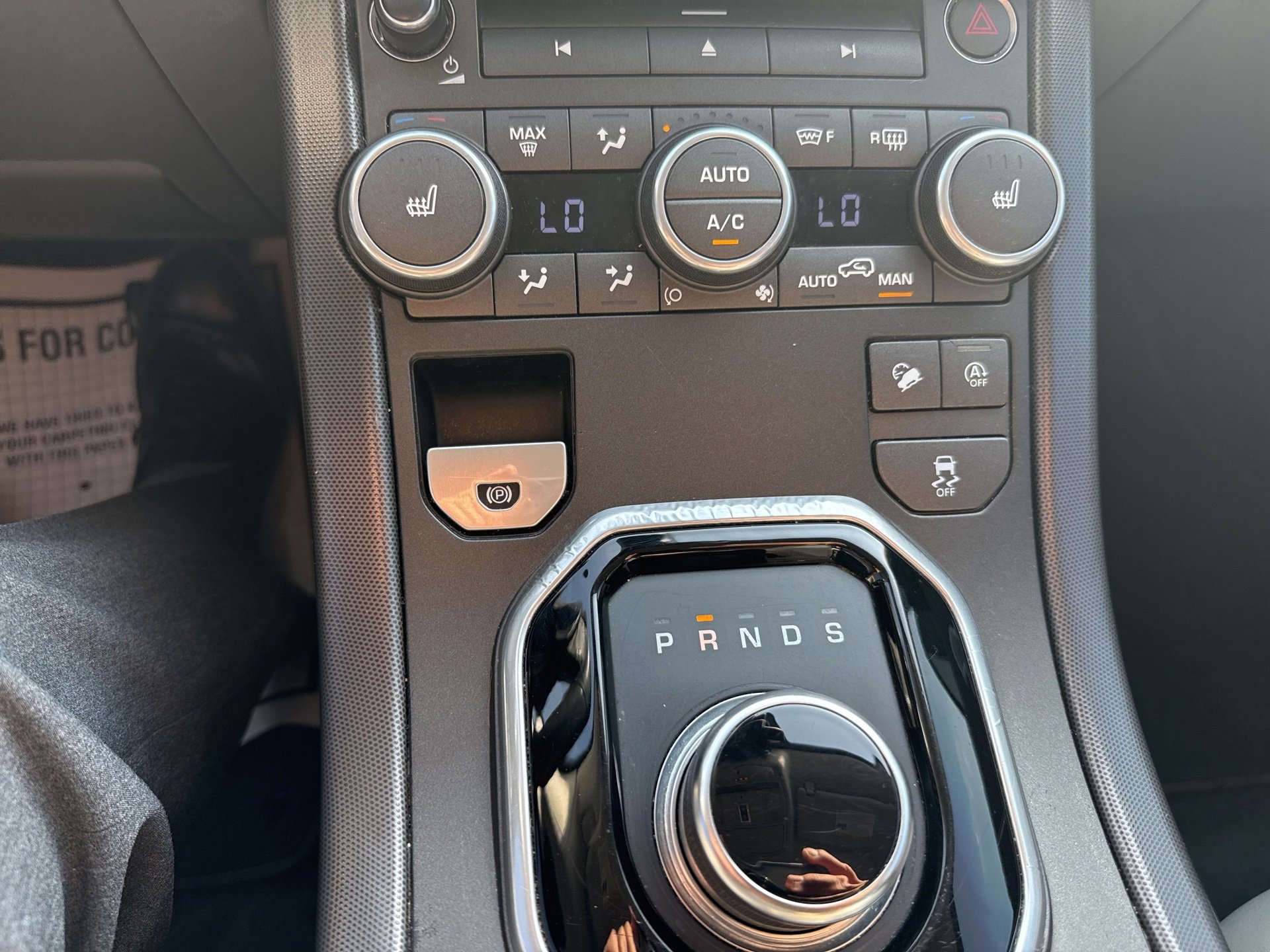 Used 2019 Land Rover Range Rover Evoque HSE image 17