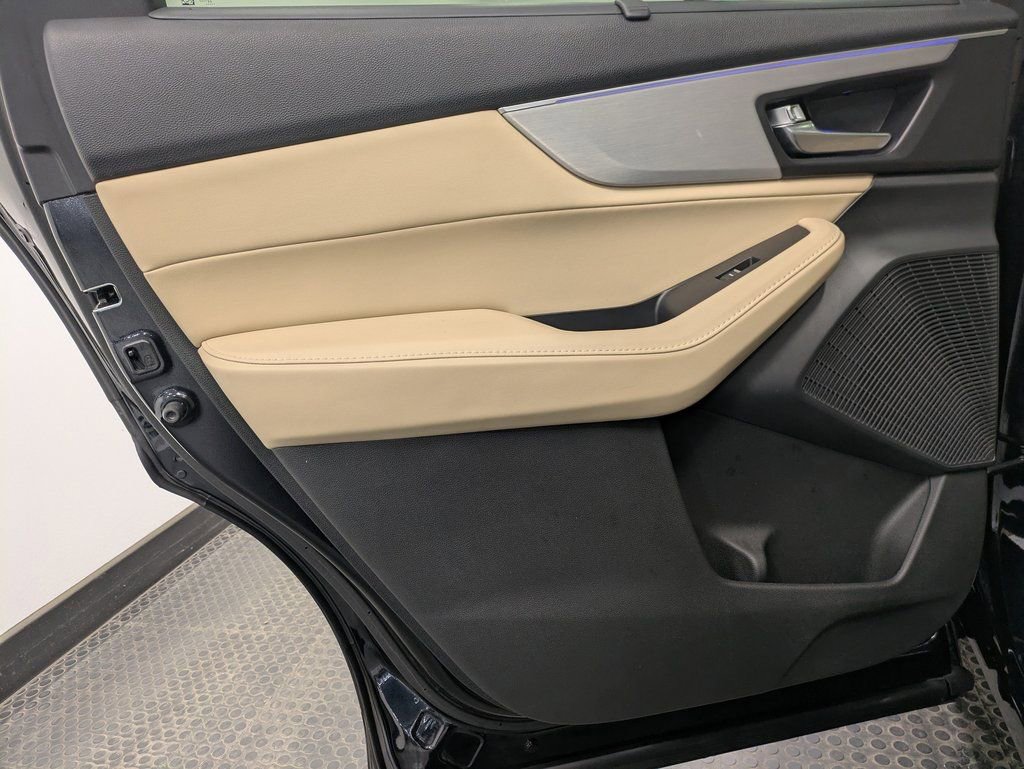 Used 2023 Acura MDX SH-AWD w/ Technology Package image 21