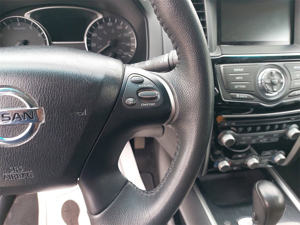 Used 2016 Nissan Pathfinder SV image 15
