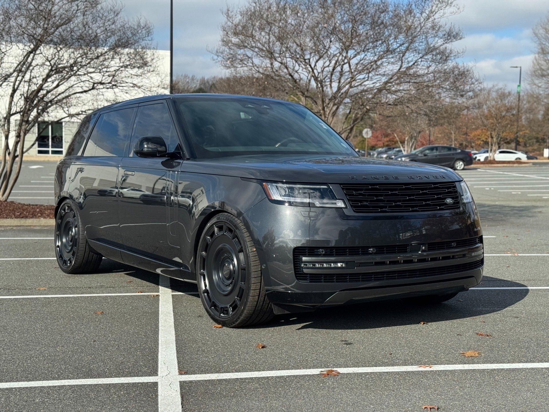 Used 2024 Land Rover Range Rover Long Wheelbase SE image 16