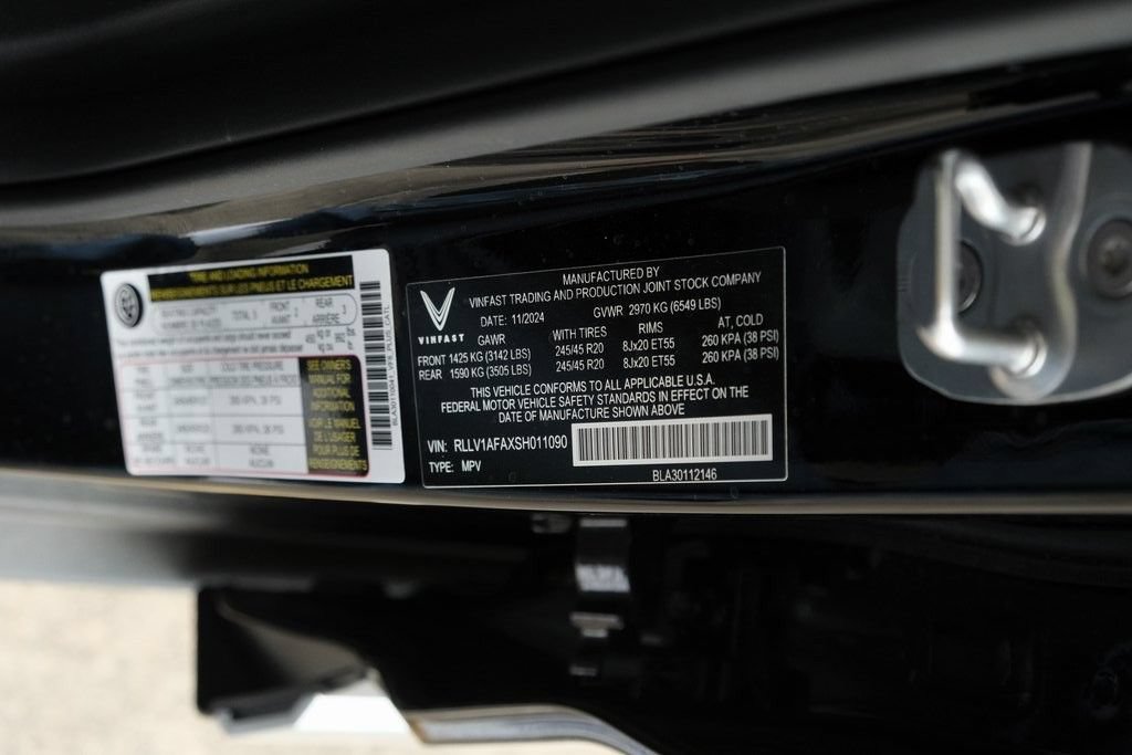 New 2025 VinFast VF 8 Plus AWD/4WD image 35