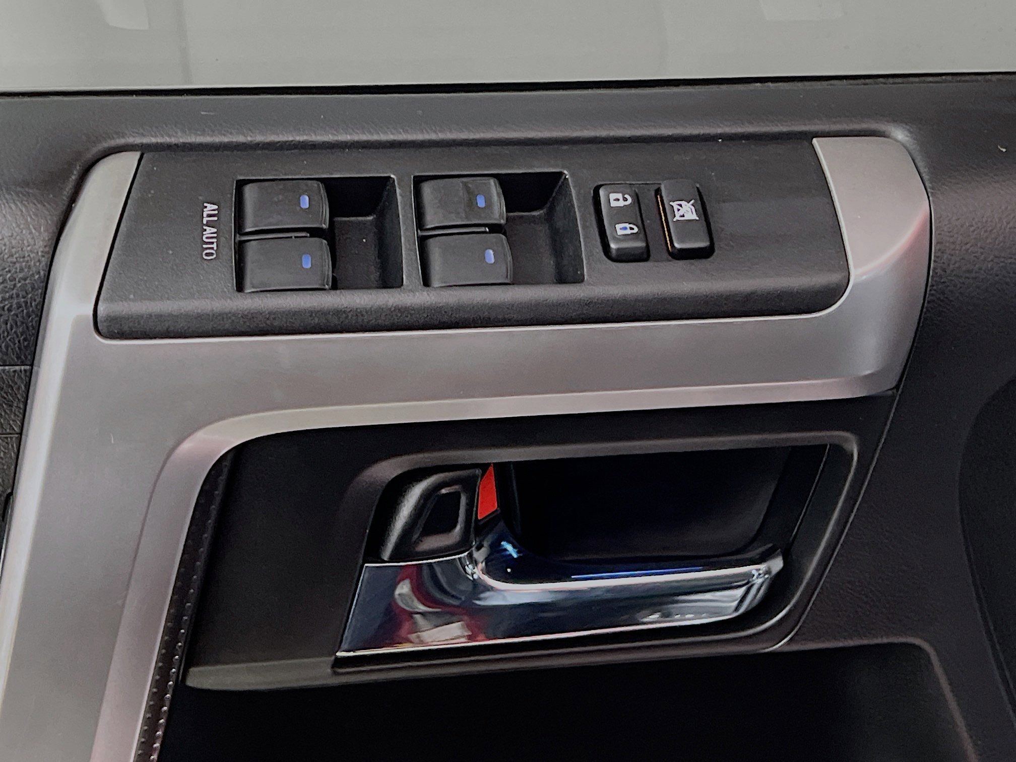 Used 2016 Toyota 4Runner Limited image 17