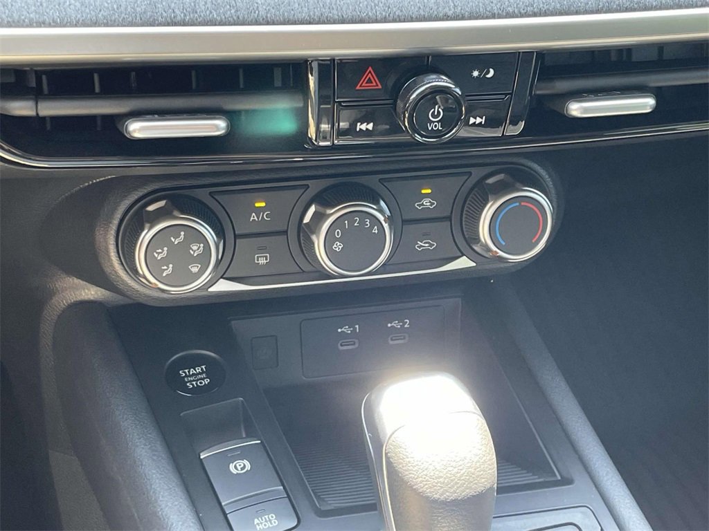 New 2025 Nissan Kicks SV w/ Illumination Package image 17