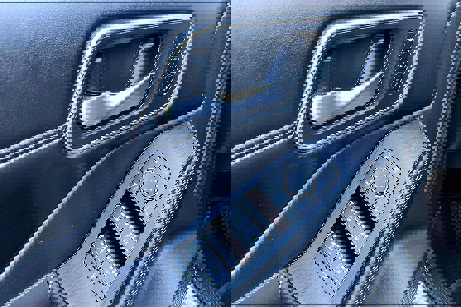 Used 2021 Nissan Rogue SL image 31