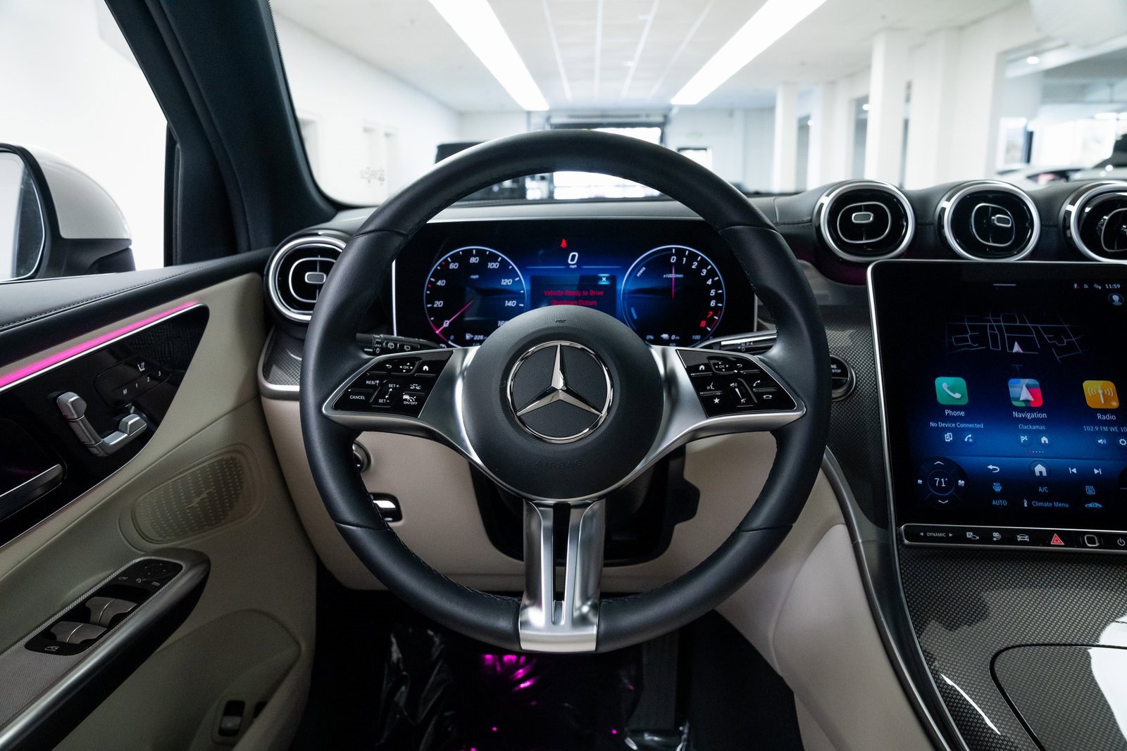 Used 2025 Mercedes-Benz GLC 350e 4MATIC image 12