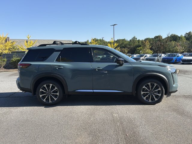 New 2026 Nissan Pathfinder Platinum AWD/4WD image 2