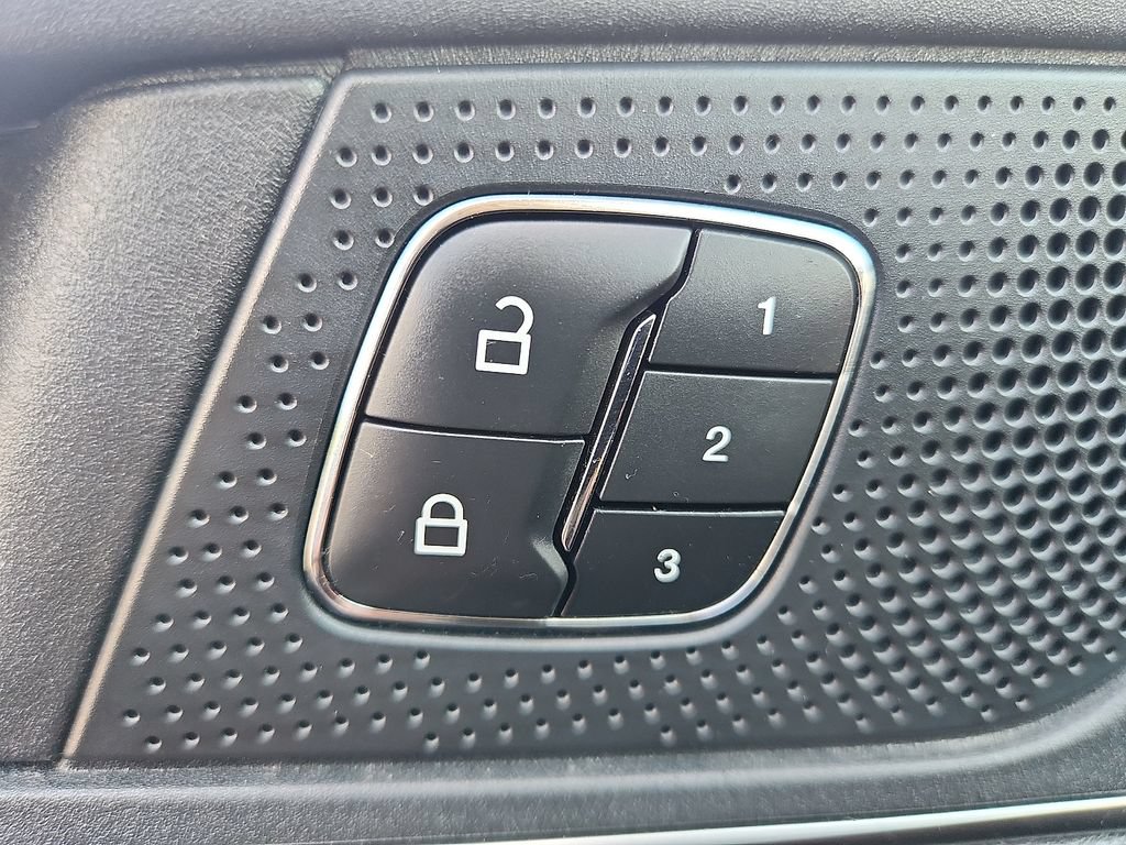 Used 2022 Ford Edge Titanium AWD/4WD image 27