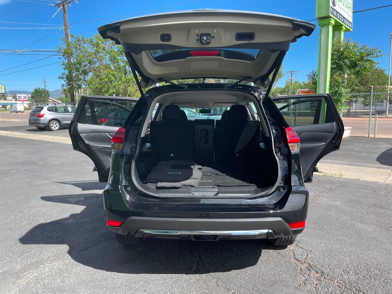 Used 2018 Nissan Rogue SV AWD/4WD image 25