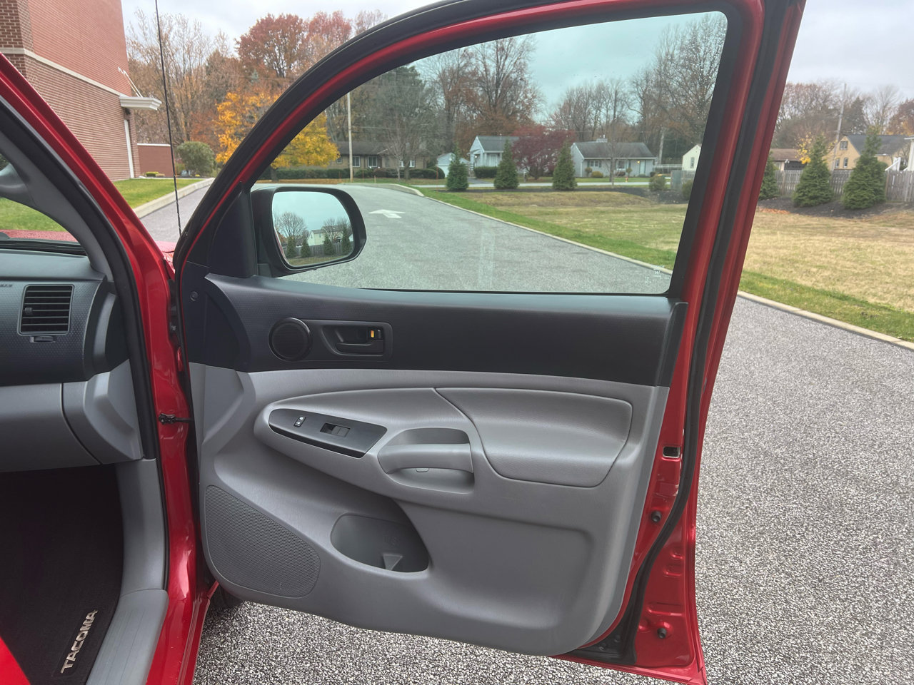 Used 2013 Toyota Tacoma 2WD Access Cab image 24